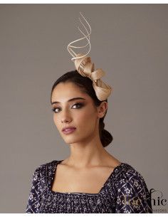 Pequeño Tocado de madrina beige para boda de tarde - Sombreros y Tocados para bodas de mañana - 1