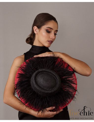 Sombrero de boda rojo y negro con plumas - Pamelas y Tocados para madrinas - 4