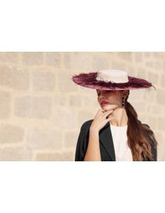 Elegante Pamela de boda granate y beige con plumas - Pamelas y Tocados para madrinas - 1