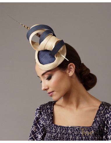 Elegante Tocado azul marino y beige para bodas de tarde - Pamelas y Tocados para madrinas - 3