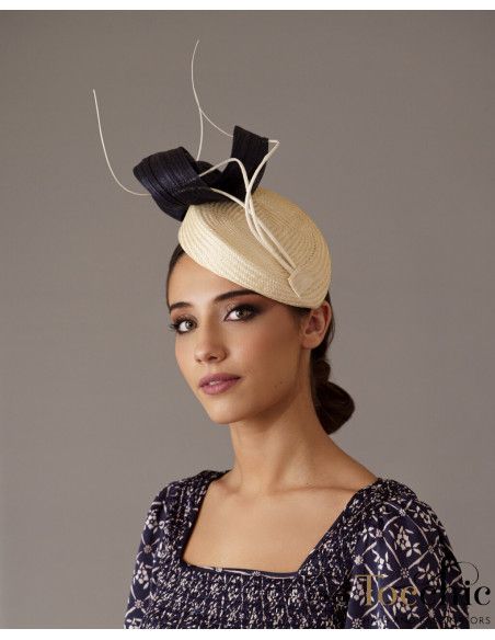 Sombrero de boda pequeño blanco y azul marino - Tocados de novia - 1