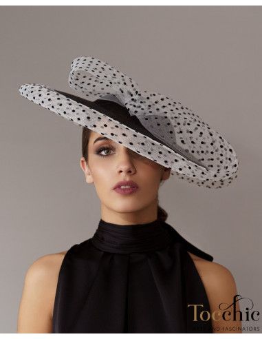 Pamela negra con velo de lunares para invitada con estilo - Sombreros y Tocados para bodas de mañana - 2