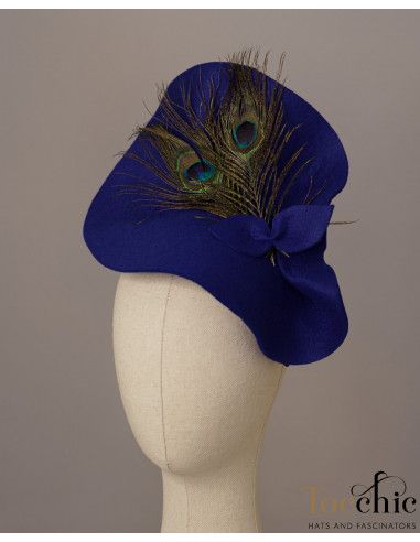 Tocado azul añil de fieltro con plumas de pavo real - Pamelas y Tocados para madrinas - 2