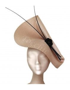 Elegante Tocado beige y negro con plumas - Pamelas y Tocados para madrinas - 1
