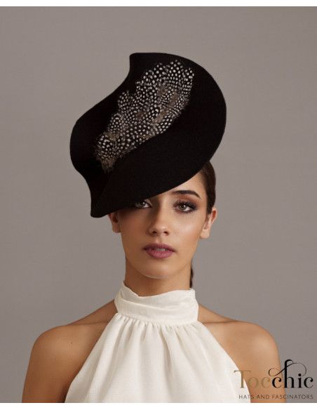 Tocado negro y blanco de boda con plumas - Pamelas y Tocados para madrinas - 7 Tocado negro y blanco de boda con plumas - Pamelas y Tocados para madrinas - 7