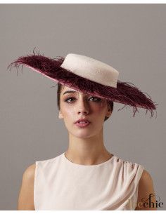 Elegante Pamela de boda granate y beige con plumas - Pamelas y Tocados para madrinas - 1 2