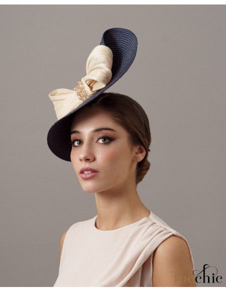 Sombrero de boda azul con lazo beige - Pamelas y Tocados para madrinas - 3