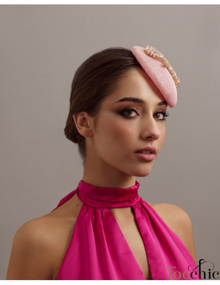 Elegante tocado sencillo rosa para bodas de tarde - Pamelas y Tocados para madrinas - 3