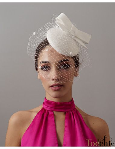 Tocado de fieltro blanco con lazo para novia - Sombreros y Tocados para bodas de mañana - 2