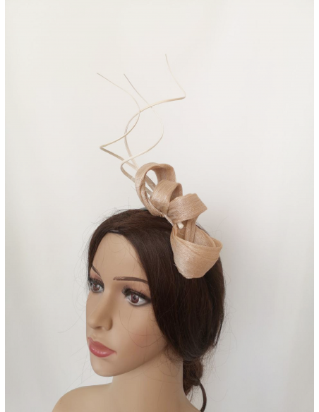 Pequeño Tocado de madrina beige para boda de tarde - Sombreros y Tocados para bodas de mañana - 8