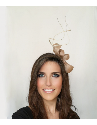 Pequeño Tocado de madrina beige para boda de tarde - Sombreros y Tocados para bodas de mañana - 9