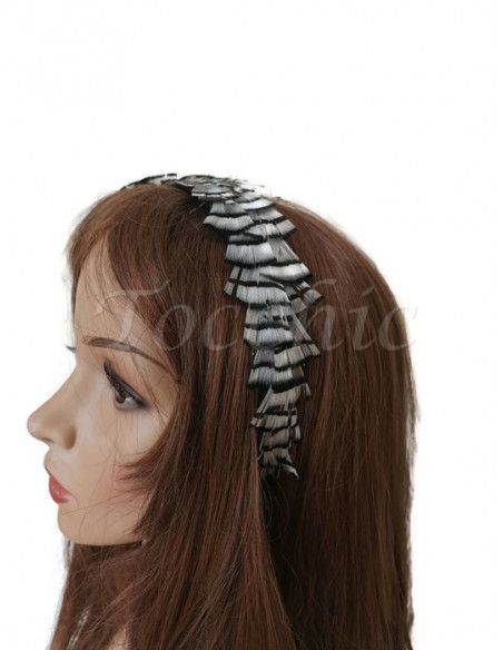 Diadema blanca y negra de plumas - Sombreros y Tocados para bodas de mañana - 11 Diadema blanca y negra de plumas - Sombreros y Tocados para bodas de mañana - 11