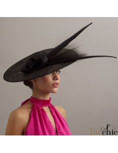 Elegante pamela con plumas negra para madrina de boda - Pamelas y Tocados para madrinas - 1 2