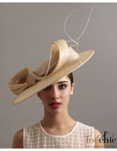 Elegante sombrero de boda madre de novio beige - Pamelas y Tocados para madrinas - 3