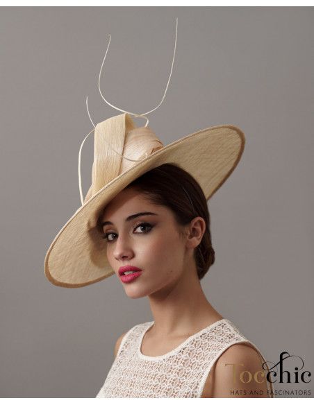 Elegante sombrero de boda madre de novio beige - Pamelas y Tocados para madrinas - 2 Elegante sombrero de boda madre de novio beige - Pamelas y Tocados para madrinas - 2