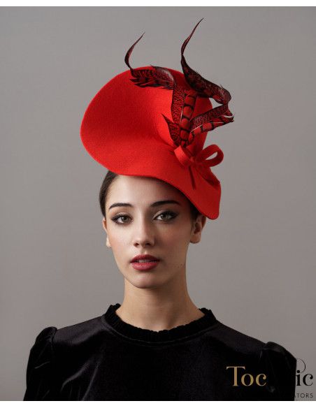 Tocado de fieltro rojo para madrina en boda invierno - Pamelas y Tocados para madrinas - 2