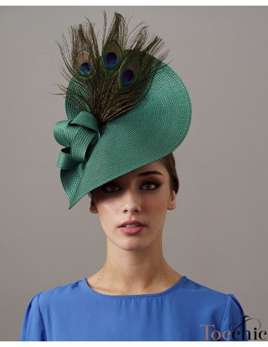 Tocado invitada de boda verde oscuro con plumas de pavo real - Pamelas y Tocados para madrinas - 3