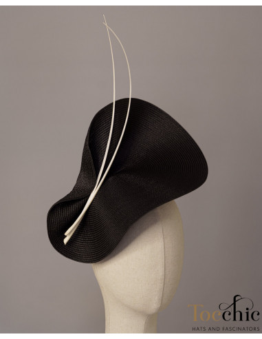 Elegante Tocado negro madrina boda de día - Pamelas y Tocados para madrinas - 7