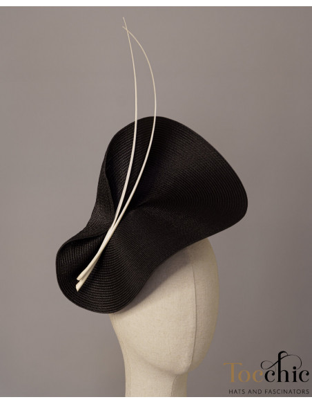 Elegante Tocado negro madrina boda de día - Pamelas y Tocados para madrinas - 7