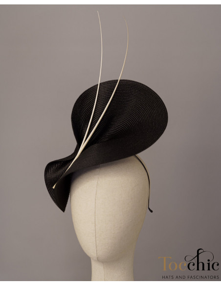 Elegante Tocado negro madrina boda de día - Pamelas y Tocados para madrinas - 8