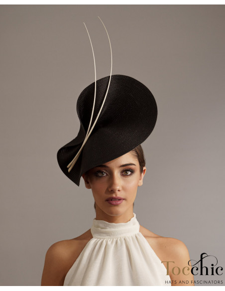 Elegante Tocado negro madrina boda de día - Pamelas y Tocados para madrinas - 1