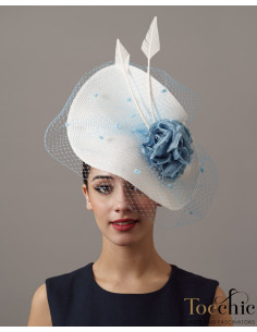 Tocado de boda azul claro y blanco con velo de boda - Pamelas y Tocados para madrinas - 4 2