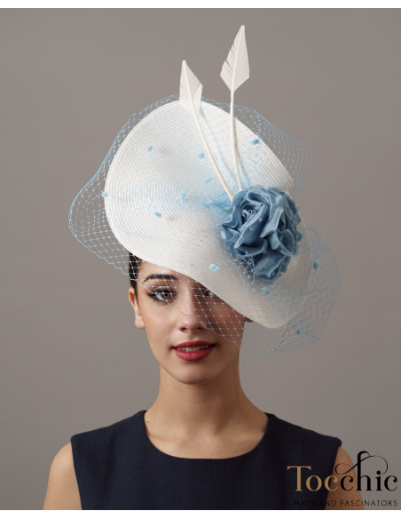 Tocado de boda azul claro y blanco con velo de boda - Pamelas y Tocados para madrinas - 1