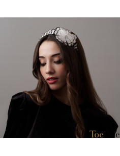 Diadema blanca y negra de plumas - Sombreros y Tocados para bodas de mañana - 1 2