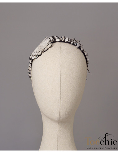 Diadema blanca y negra de plumas - Sombreros y Tocados para bodas de mañana - 4