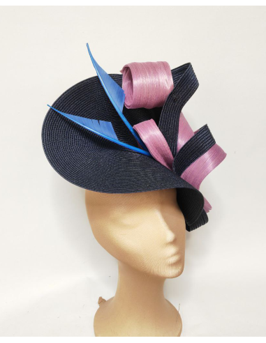 Elegante tocado customizado azul marino y rosa con plumas - Sombreros y Tocados para bodas de mañana - 2