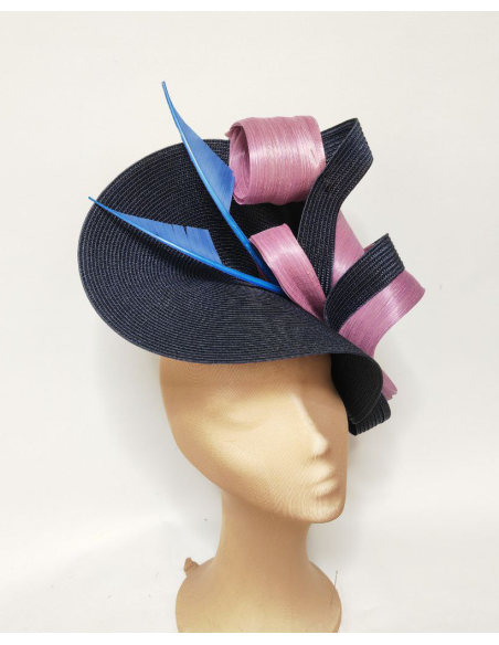 Elegante tocado customizado azul marino y rosa con plumas - Sombreros y Tocados para bodas de mañana - 2