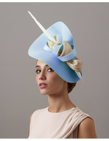 Original sombrero celeste y beige para madrina - Pamelas y Tocados para madrinas - 1