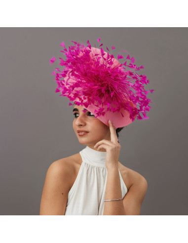 Espectacular Tocado rosa fucsia con plumas - Pamelas y Tocados para madrinas - 3