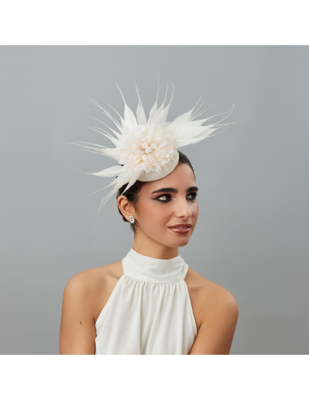 Tocado de novia marfil con plumas - Pamelas y Tocados para madrinas - 2