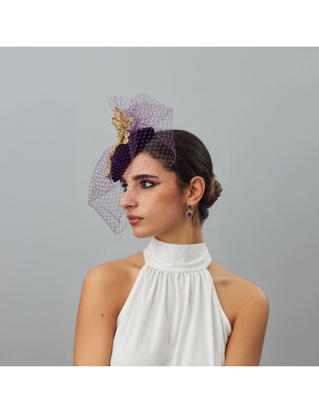 Tocado de boda morado oscuro y dorado con velo - Pamelas y Tocados para madrinas - 1 Tocado de boda morado oscuro y dorado con velo - Pamelas y Tocados para madrinas - 1