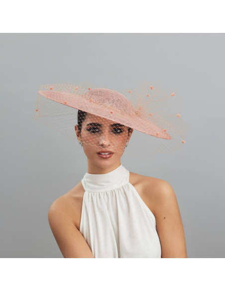Sombrero invitada de boda nude con velo spot - Pamelas y Tocados para madrinas - 4 Sombrero invitada de boda nude con velo spot - Pamelas y Tocados para madrinas - 4