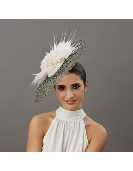Tocado marfil y gris con plumas madrina de boda - Pamelas y Tocados para madrinas - 2 Tocado marfil y gris con plumas madrina de boda - Pamelas y Tocados para madrinas - 2