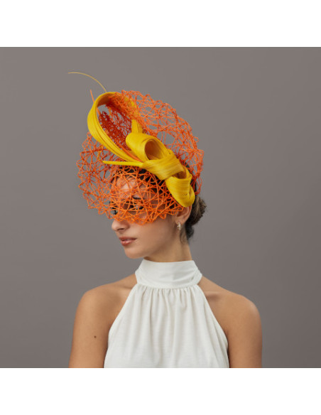 Tocado de boda grande naranja para invitada perfecta - Pamelas y Tocados para madrinas - 3 Tocado de boda grande naranja para invitada perfecta - Pamelas y Tocados para madrinas - 3