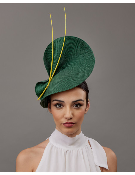 Tocado verde botella y amarillo con plumas - Pamelas y Tocados para madrinas - 1
