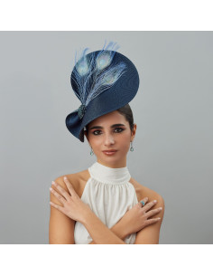 Tocado de boda azul marino con plumas de pavo real azul - Pamelas y Tocados para madrinas - 2