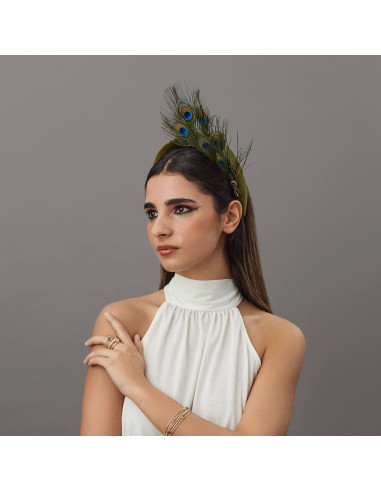 Pequeño tocado diadema verde militar con plumas de pavo real - Pamelas y Tocados para madrinas - 3