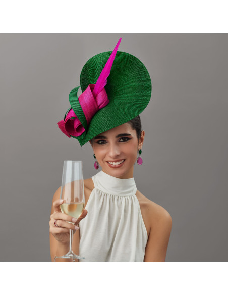 Tocado verde esmeralda con pluma rosa - Pamelas y Tocados para madrinas - 1
