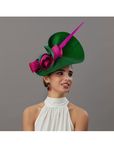 Tocado verde esmeralda con pluma rosa - Pamelas y Tocados para madrinas - 3