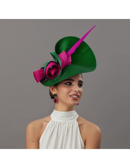 Tocado verde esmeralda con pluma rosa - Pamelas y Tocados para madrinas - 3