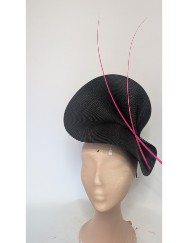 Tocado customizado invitada de boda negro y buganvilla - Pamelas y Tocados para madrinas - 1