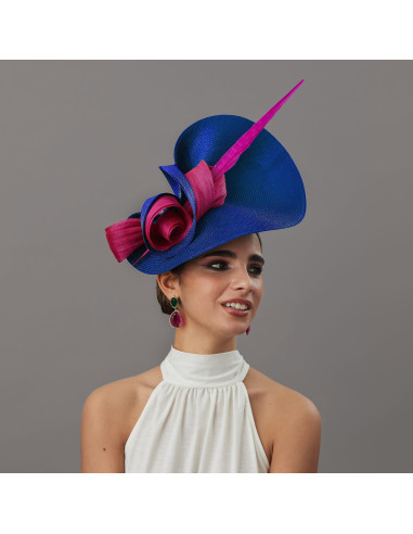 Tocado azul añil con pluma rosa para madrina boda - Pamelas y Tocados para madrinas - 3