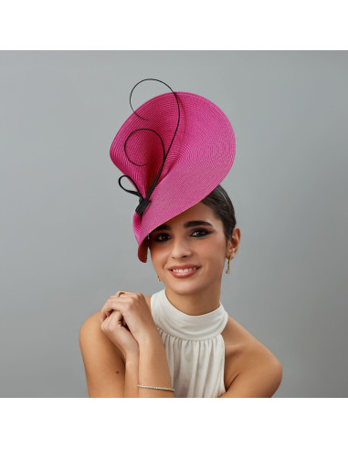 Tocado rosa y negro con plumas sencillo para invitada de boda - Pamelas y Tocados para madrinas - 1