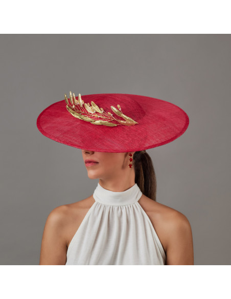Elegante Pamela roja y dorada madrina de boda - Pamelas y Tocados para madrinas - 1 Elegante Pamela roja y dorada madrina de boda - Pamelas y Tocados para madrinas - 1