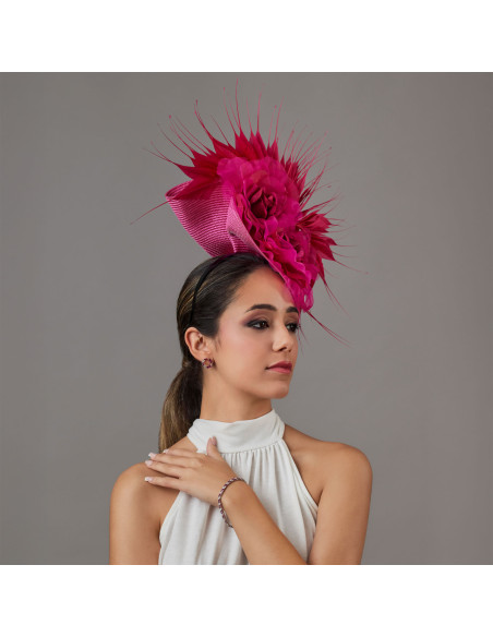 Espectacular Sombrero con flores y plumas de boda rosa fucsia - Pamelas y Tocados para madrinas - 3 Espectacular Sombrero con flores y plumas de boda rosa fucsia - Pamelas y Tocados para madrinas - 3