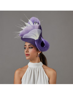 Original sombrero morado y blanco para invitada boda - Pamelas y Tocados para madrinas - 1